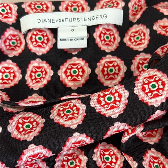 Diane von Furstenberg Zoe Silk Faux Wrap Dress - Size 0 - Picture 4 of 5